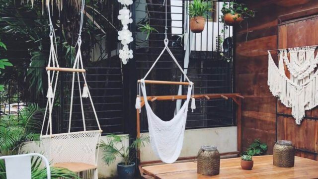 Ding Repair Cafe Garden dining area