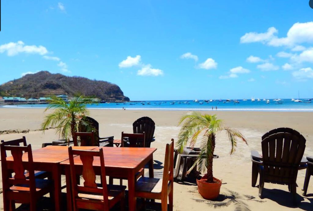 Iguana Bar – Beachfront Dining & Nightlife in San Juan del Sur, Nicaragua 1