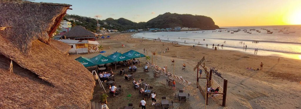 Iguana Bar – Beachfront Dining & Nightlife in San Juan del Sur, Nicaragua
