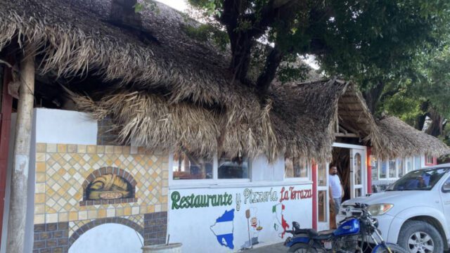 Pizzería La Terraza – Authentic Wood-Fired Pizza in San Juan del Sur, Nicaragua Image of front of the pizzeria