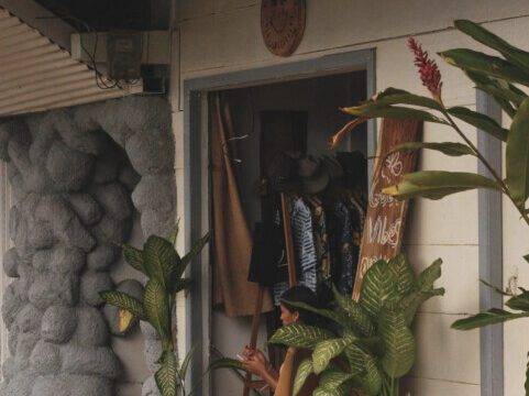 Osci Surf shop exterior showcasing beachwear in San Juan del Sur