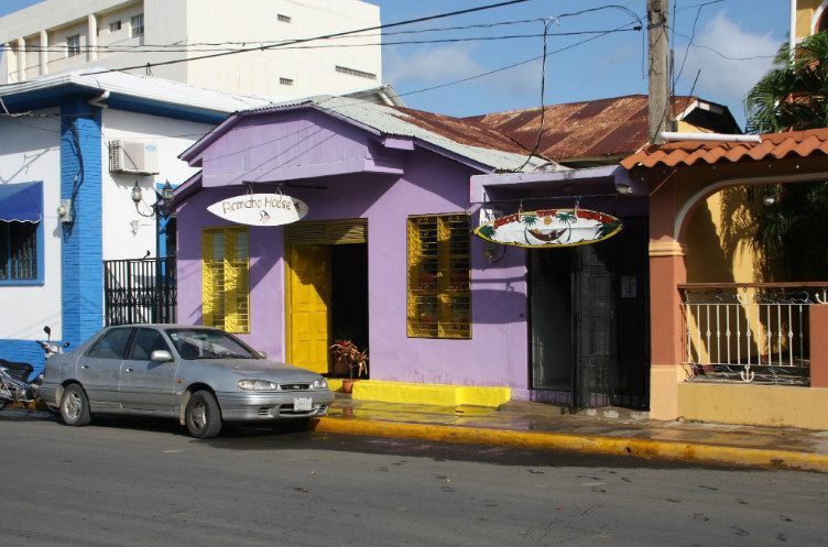 Exterior view of Casa Romano Hostel in San Juan del Sur, Nicaragua