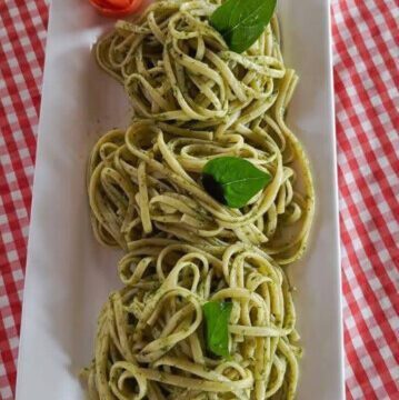 Wood-fired pizza served at Pizzería La Luna in San Juan del Sur, Nicaragua