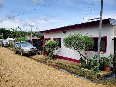 Nails Celia Cortez nail salon in San Juan del Sur, Nicaragua, offering expert manicures, acrylics, and nail design at The Pink Salon