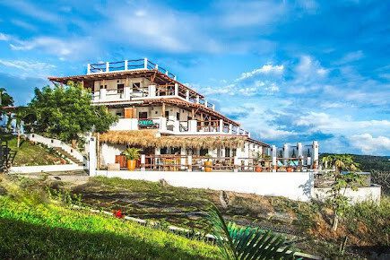 Buddha Roc Beach Resort infinity pool with ocean view at Playa Marsella
