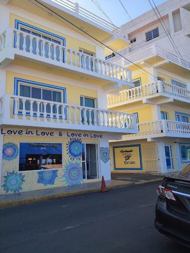 Exterior view of Hotel Tortugas in San Juan del Sur, Nicaragua