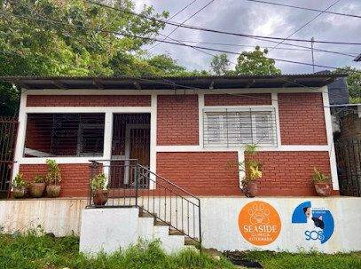 Exterior view of Seaside Clínica Veterinaria in San Juan del Sur, Nicaragua