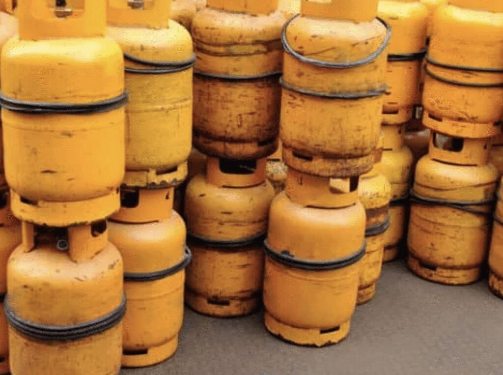 Propane Gas Store Rivas - image of rows of yellow gas tanks in Rivas, Nicaragua