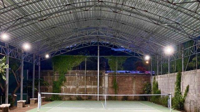 Pickleball San Juan del Sur image of the covered pickleball courts