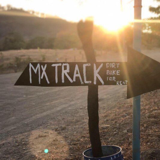 Uncle Eddys MX Rentals - Dirt bikes lined up at Uncle Eddy’s MX track near San Juan del Sur