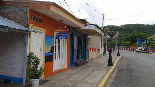 Exterior view of Posada Puesta del Sol guesthouse in San Juan del Sur, Nicaragua