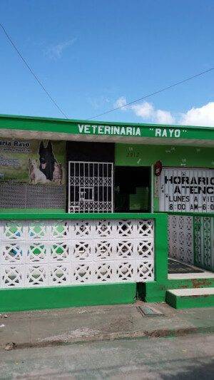 Exterior view of Veterinaria Rayo in Managua, Nicaragua