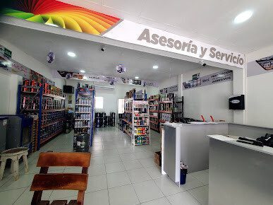 Exterior of Tienda Sur general store on Avenida El Albañil, San Juan del Sur