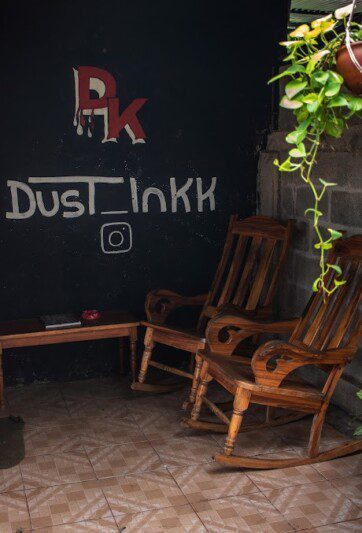 DUSTINKK Tattoo SJDS Tattoo artist creating fine‑line and dot‑work design in San Juan del Sur