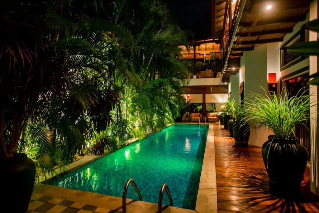 Casa Bubu Guesthouse photo of exterior at night